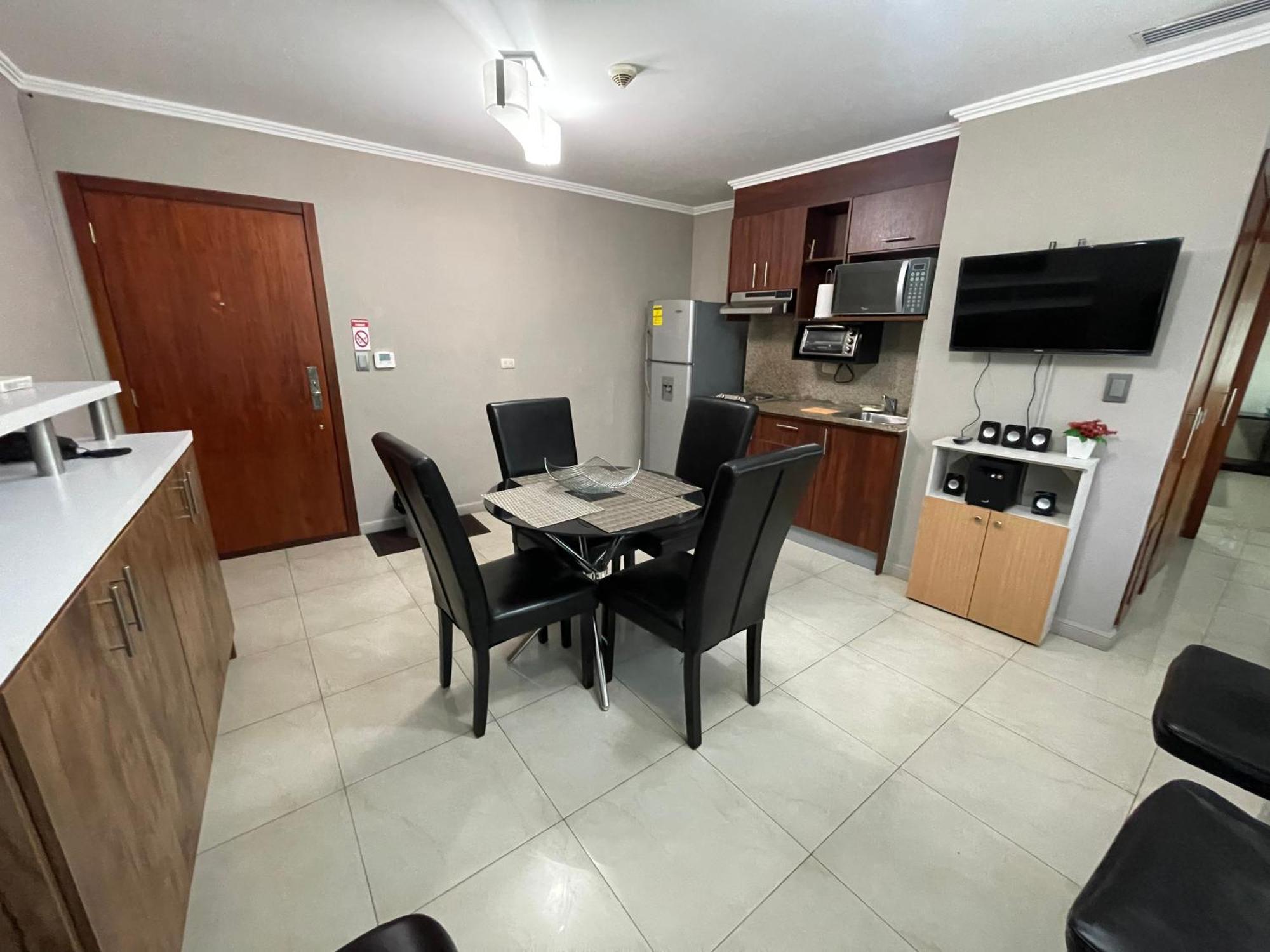 Suite Frente Al Rio En Puerto Santa Ana Riverfront Guayaquil Exterior photo