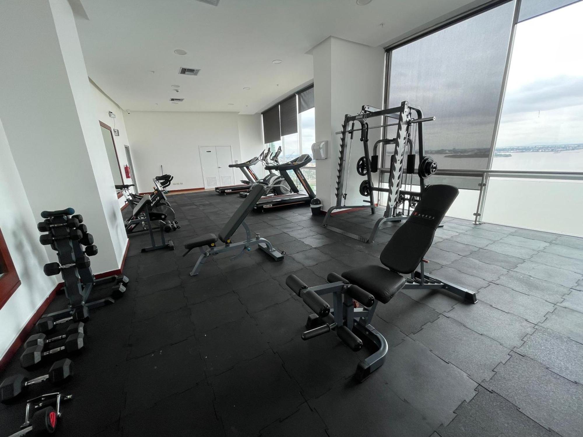 Suite Frente Al Rio En Puerto Santa Ana Riverfront Guayaquil Exterior photo