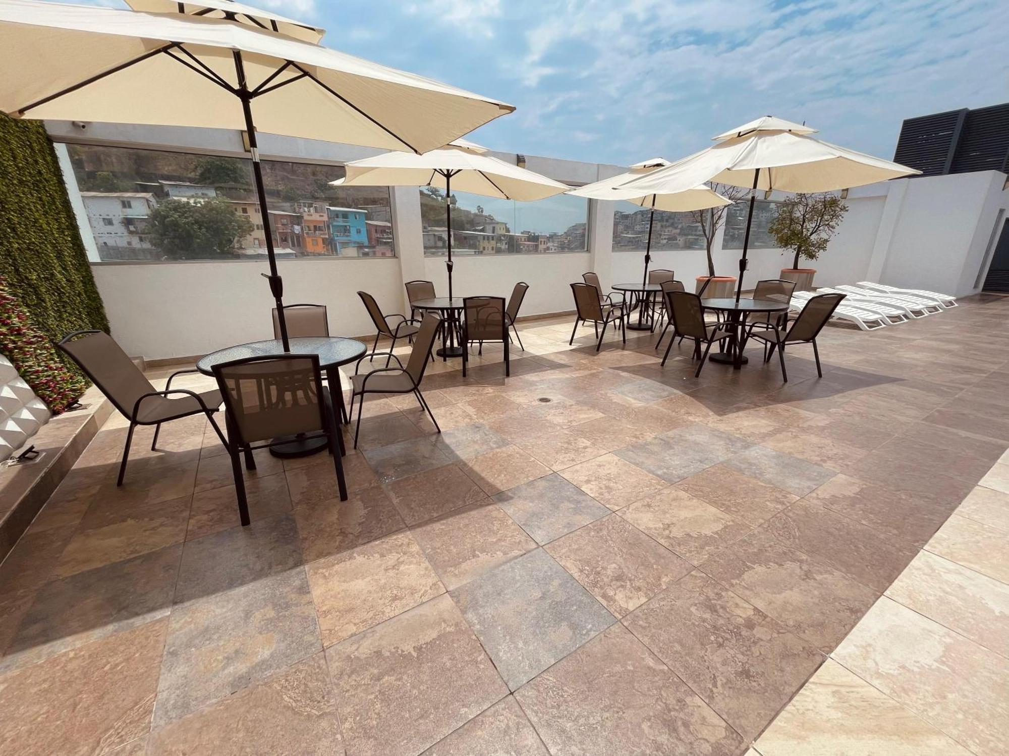 Suite Frente Al Rio En Puerto Santa Ana Riverfront Guayaquil Exterior photo
