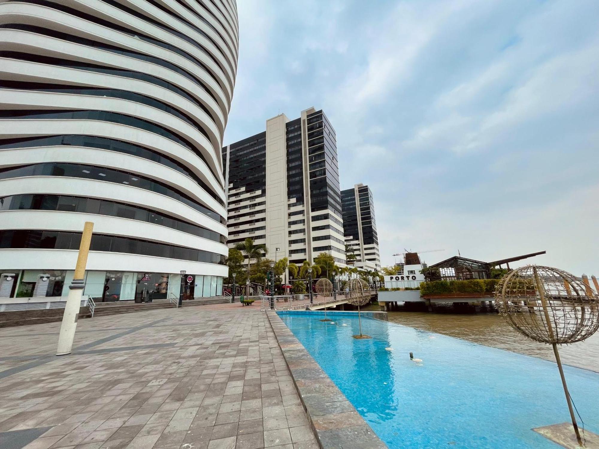 Suite Frente Al Rio En Puerto Santa Ana Riverfront Guayaquil Exterior photo