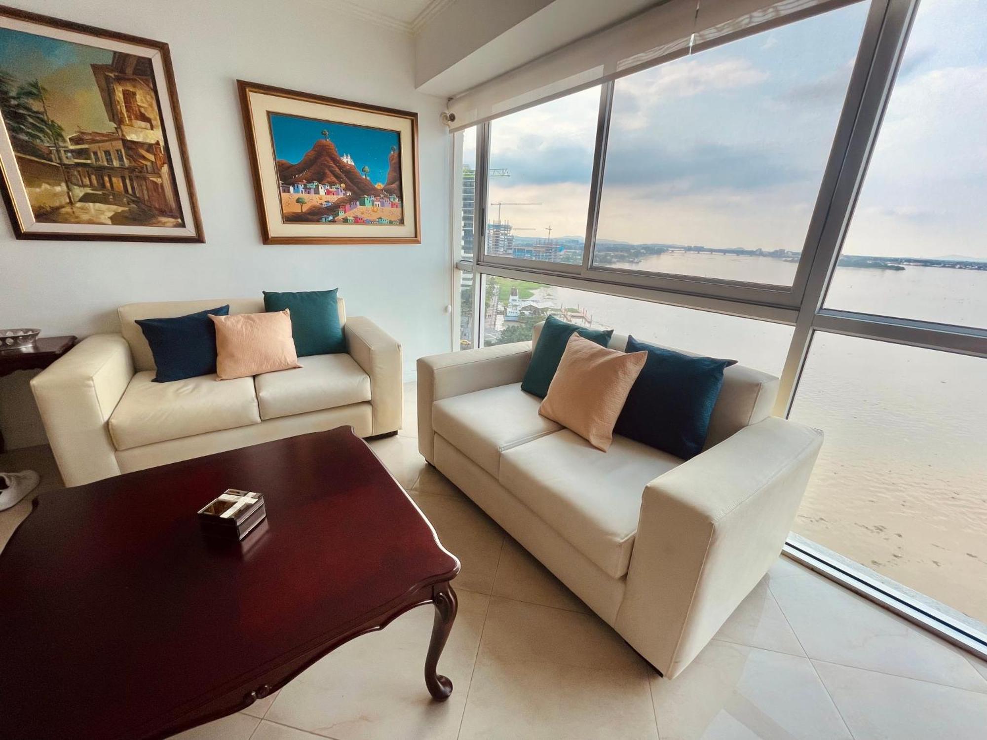 Suite Frente Al Rio En Puerto Santa Ana Riverfront Guayaquil Exterior photo